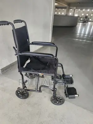 Four Wheels Drive Normal Wheelchair鳵的wheelchair考生medical Wheelchair