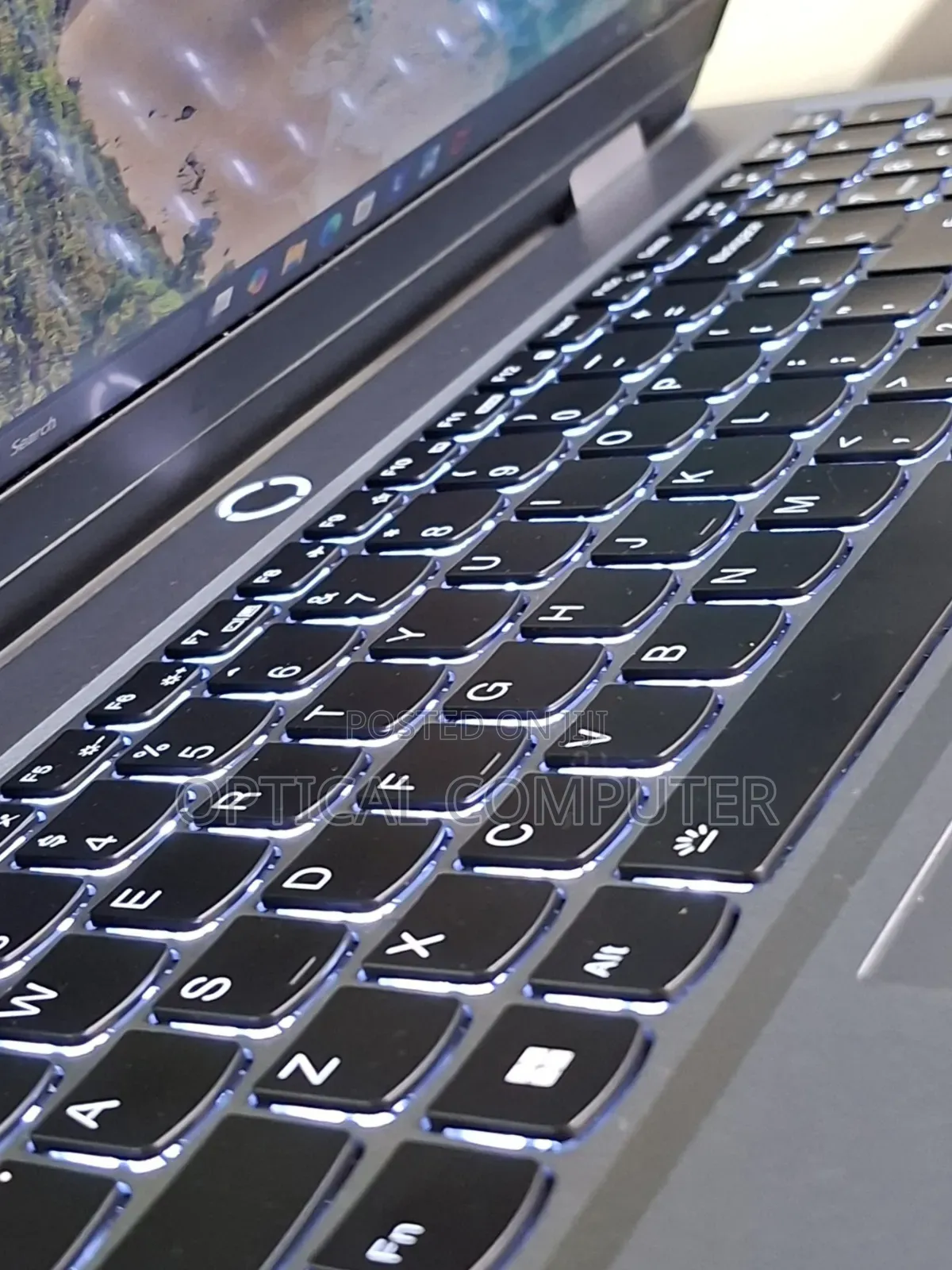 New Laptop Lenovo LOQ 15IRH8 16GB AMD Ryzen 7 SSD 1T