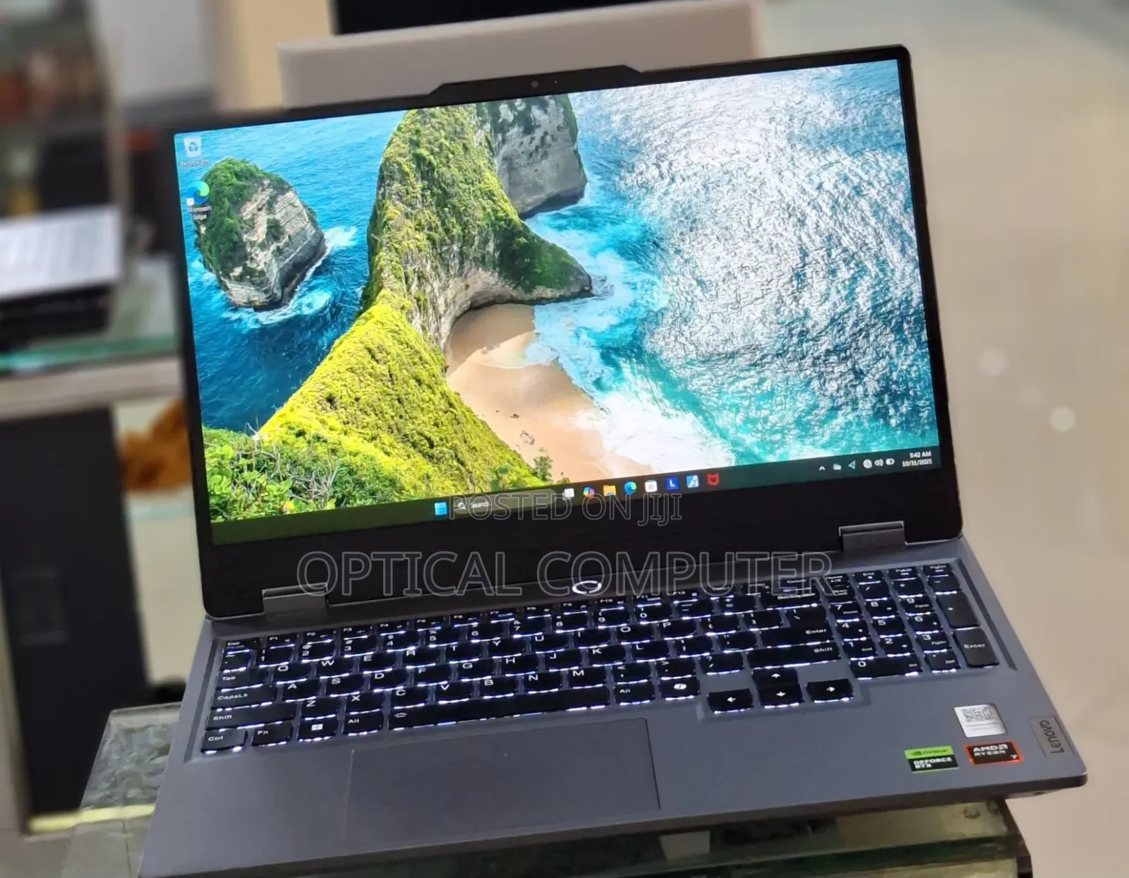 New Laptop Lenovo LOQ 15IRH8 16GB AMD Ryzen 7 SSD 1T