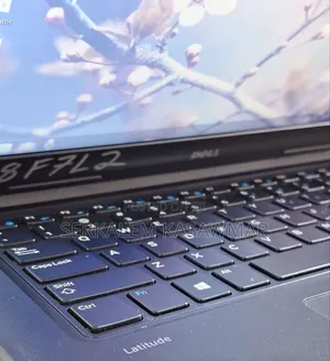 New Laptop Dell Latitude 3380 8GB Intel Core I5 SSD 256GB