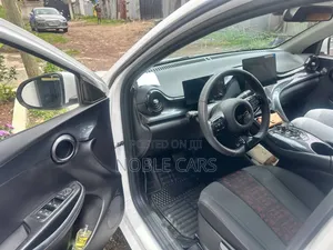 BYD E2 43 kWh 94 hp FWD 2024 Ivory