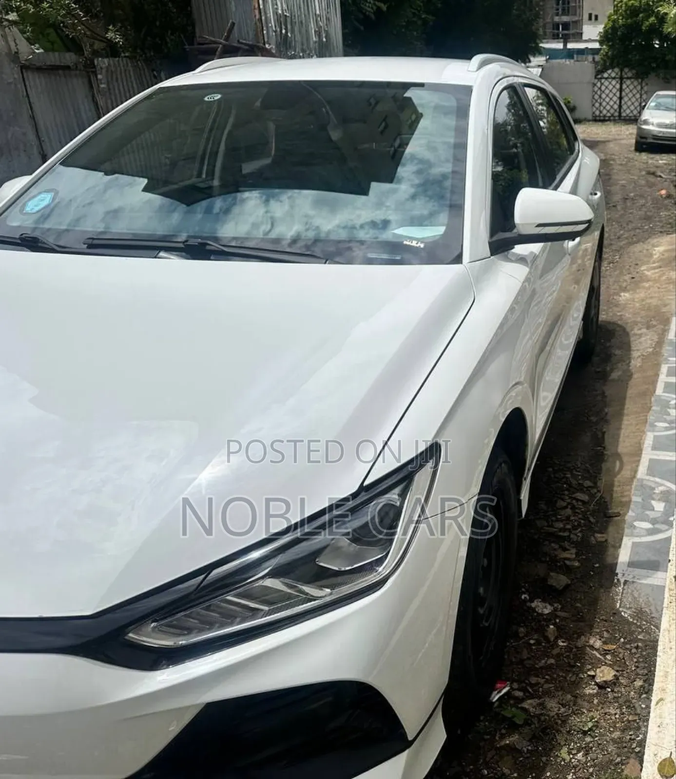 BYD E2 43 kWh 94 hp FWD 2024 Ivory