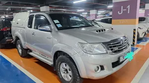 Toyota Hilux 2013 Gold