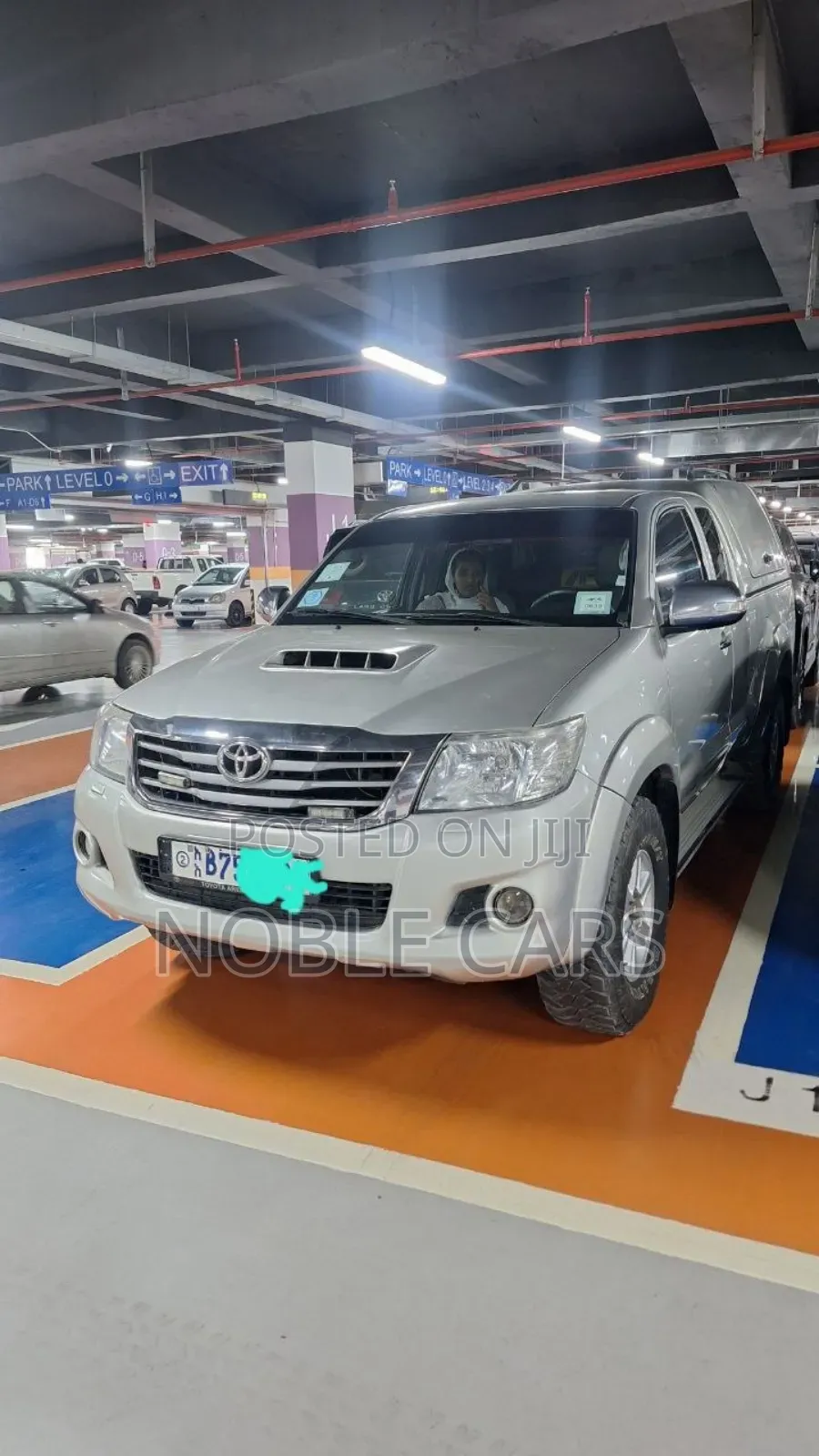 Toyota Hilux 2013 Gold