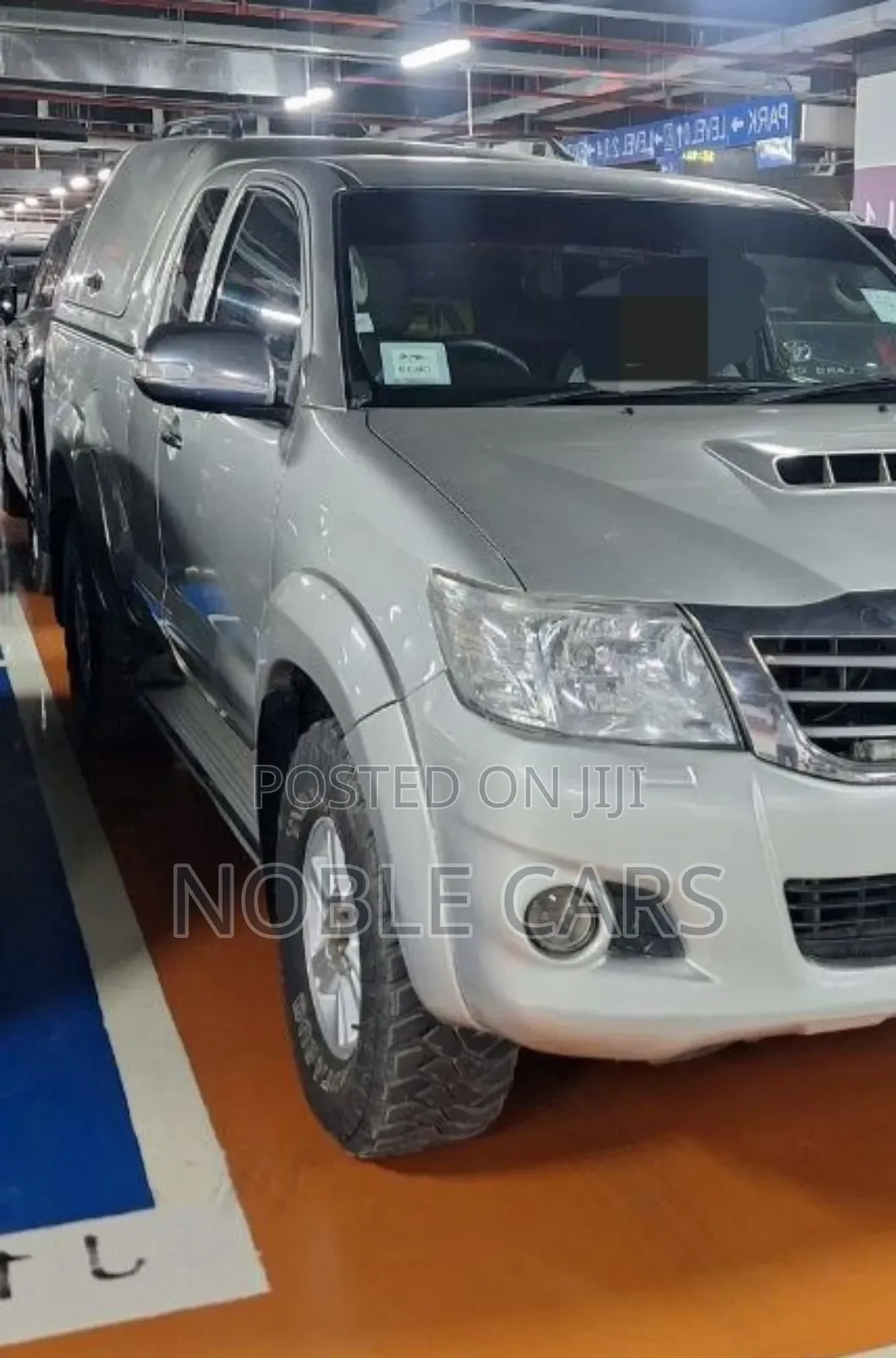 Toyota Hilux 2013 Gold