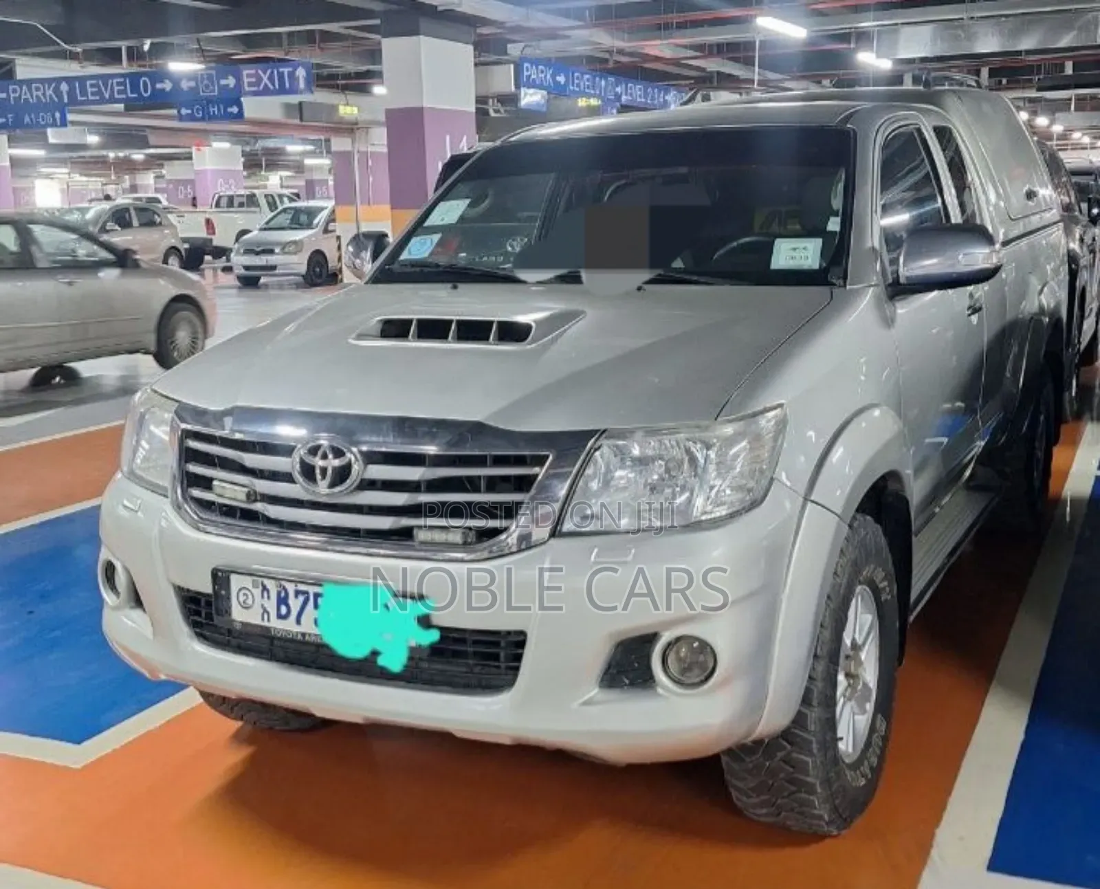 Toyota Hilux 2013 Gold