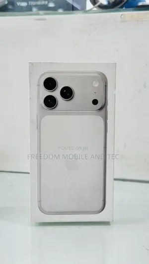 Photo - New Apple iPhone 17 Pro Max 256 GB Silver