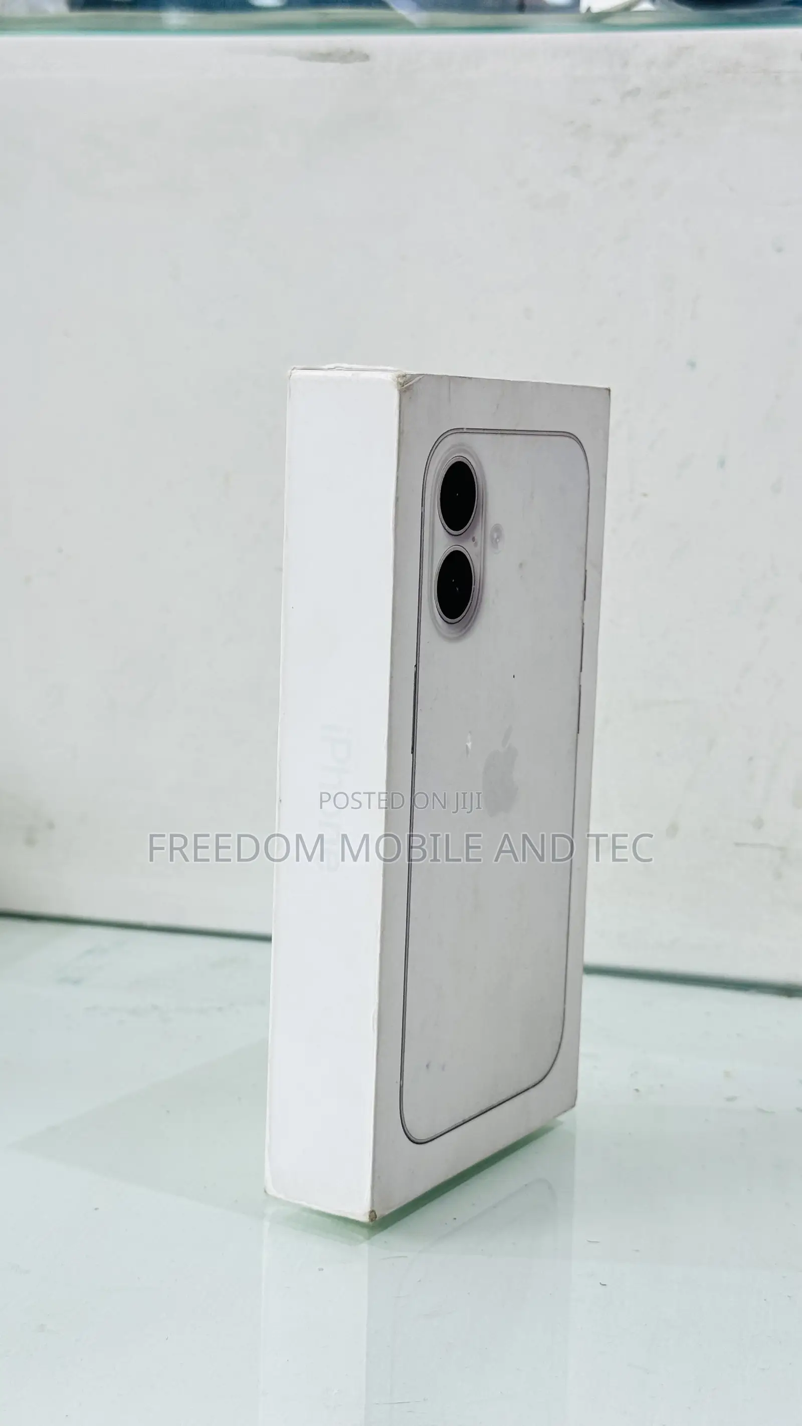 New Apple iPhone 16 128 GB White