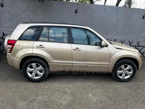 Suzuki Grand Vitara 2.4 Limited 2012 Gold