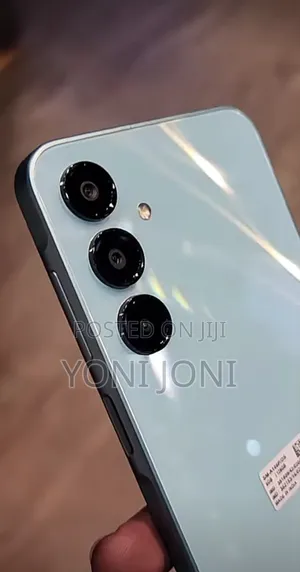 Photo - New Samsung Galaxy A16 128 GB White