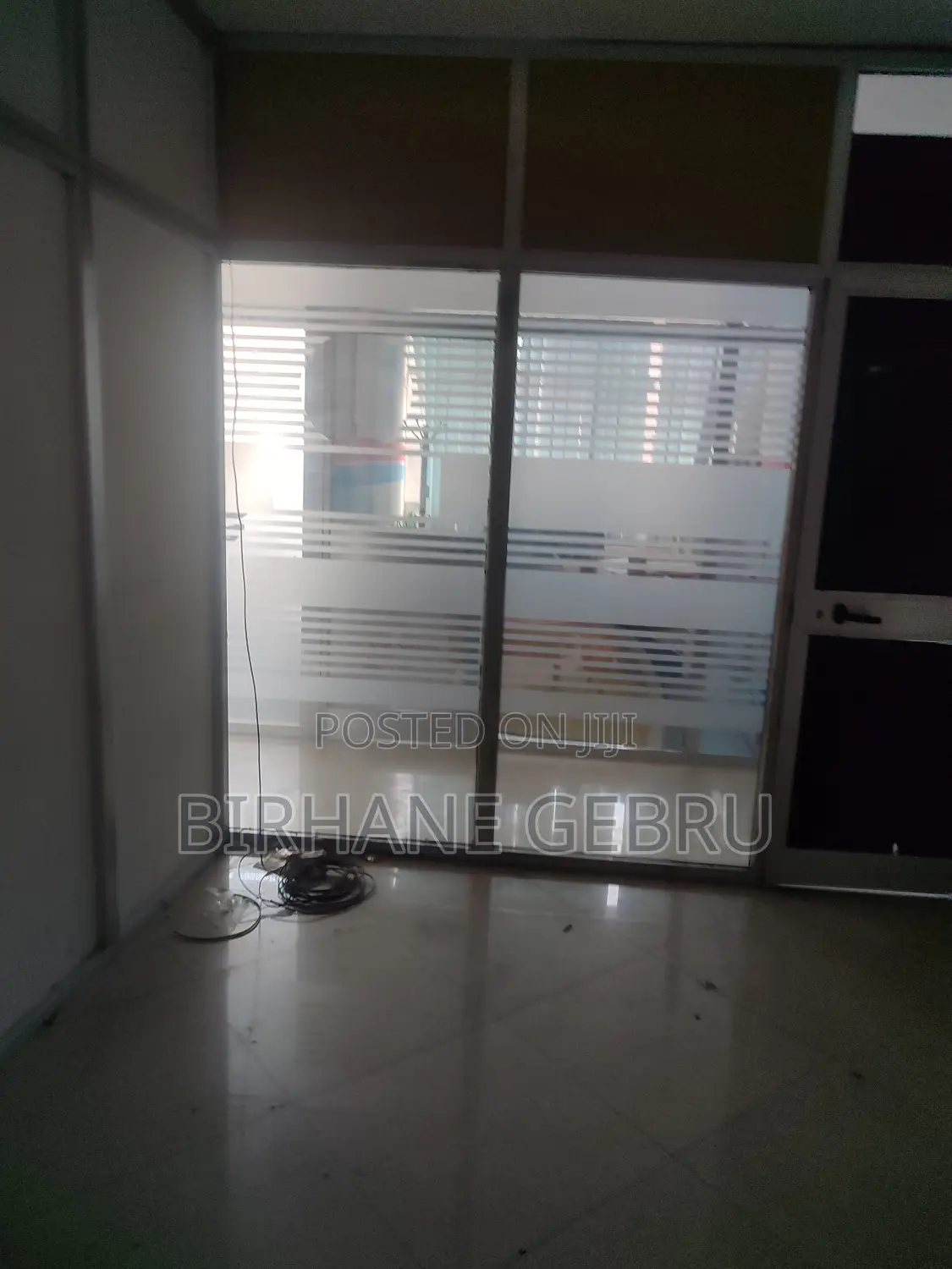 Shop Rent for Nail Art .Makeup Beauity Female Salon Office and Other