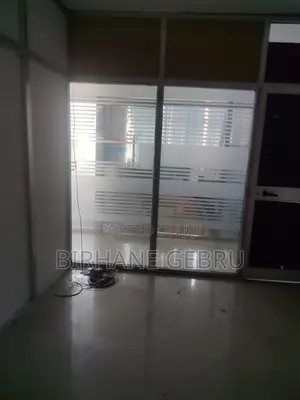 Photo - Shop Rent for Nail Art .Makeup Beauity Female Salon Office and Other