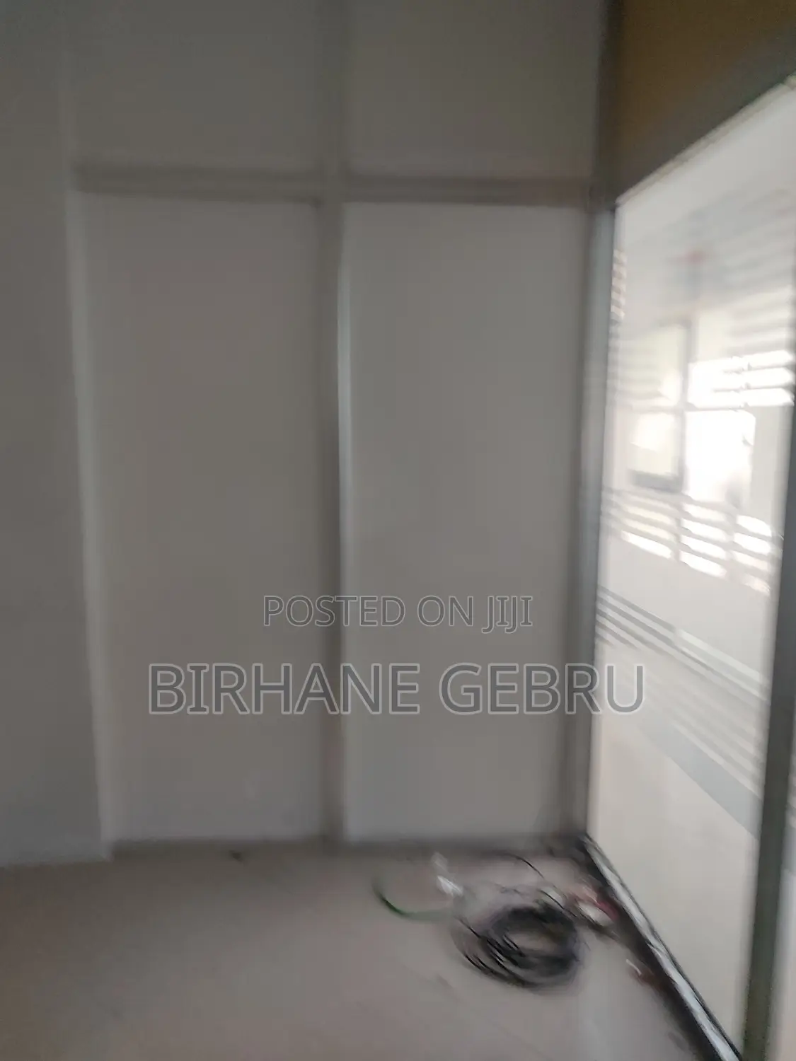 Shop Rent for Nail Art .Makeup Beauity Female Salon Office and Other