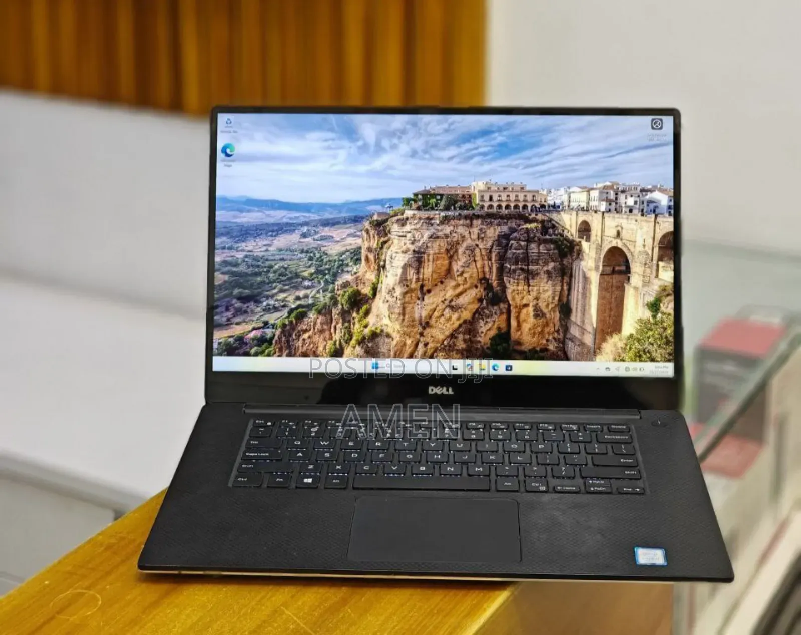 New Laptop Dell XPS 15 16GB Intel Core I7 SSD 256GB