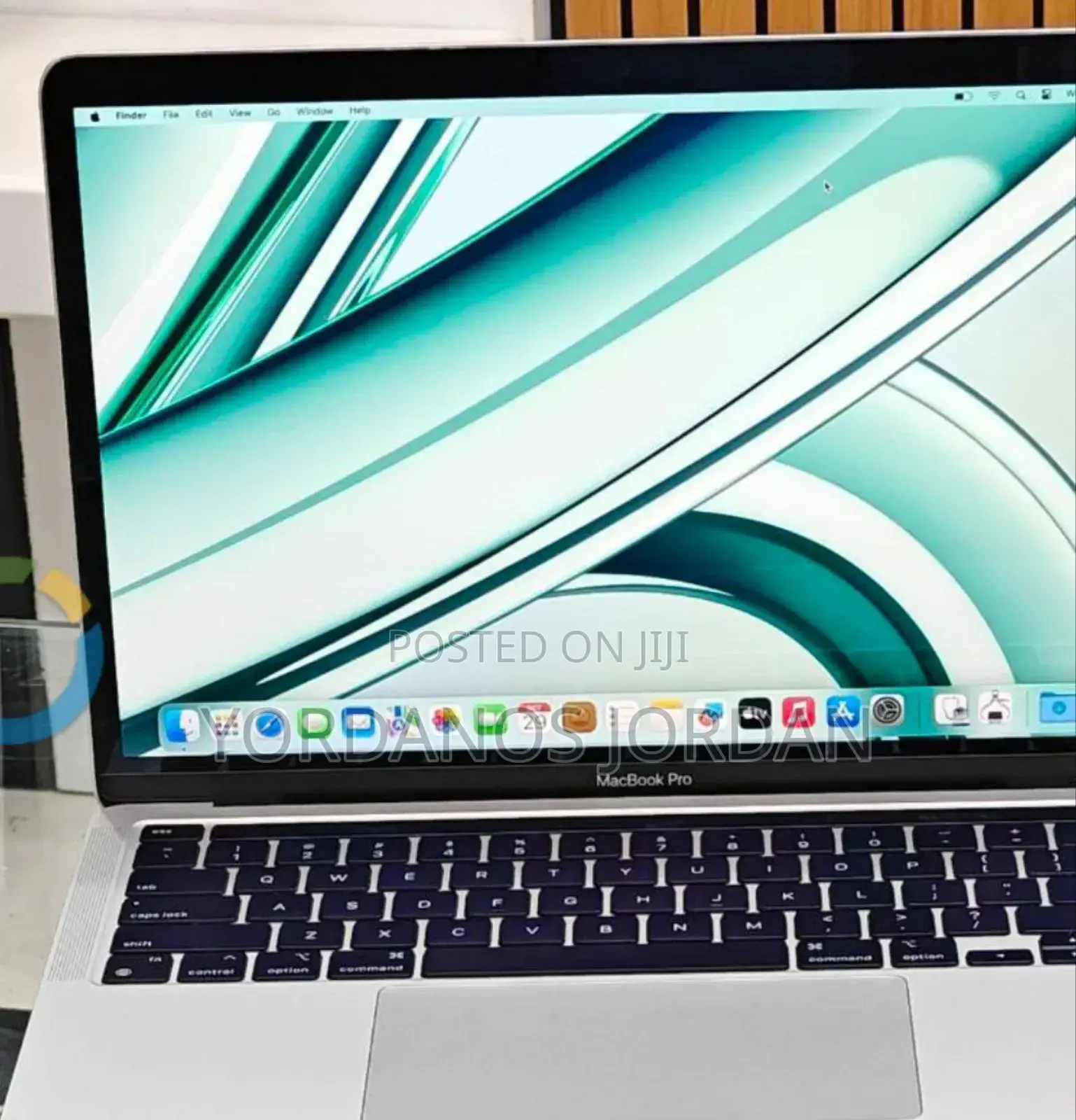 New Laptop Apple MacBook Pro 8GB Apple M2 SSD 256GB