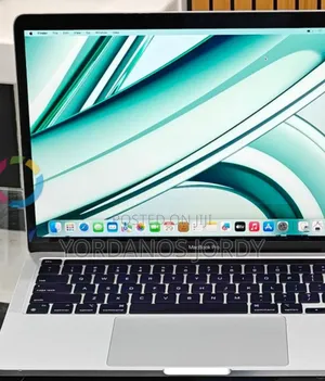 New Laptop Apple MacBook Pro 8GB Apple M2 SSD 256GB
