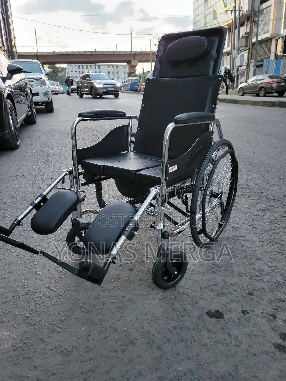 Toilet Wheelchair//Material:Durable Material Ensures Safe Reliable Use