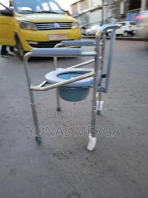 Toilet Chair卝甑commode Chair Foldable用雀easy Use冬宿sturdy Aluminum Frame