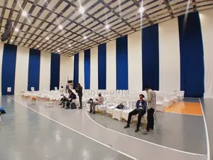 የሚከራይ መጋረጃ ነጭ እና ብሉ ብላክ