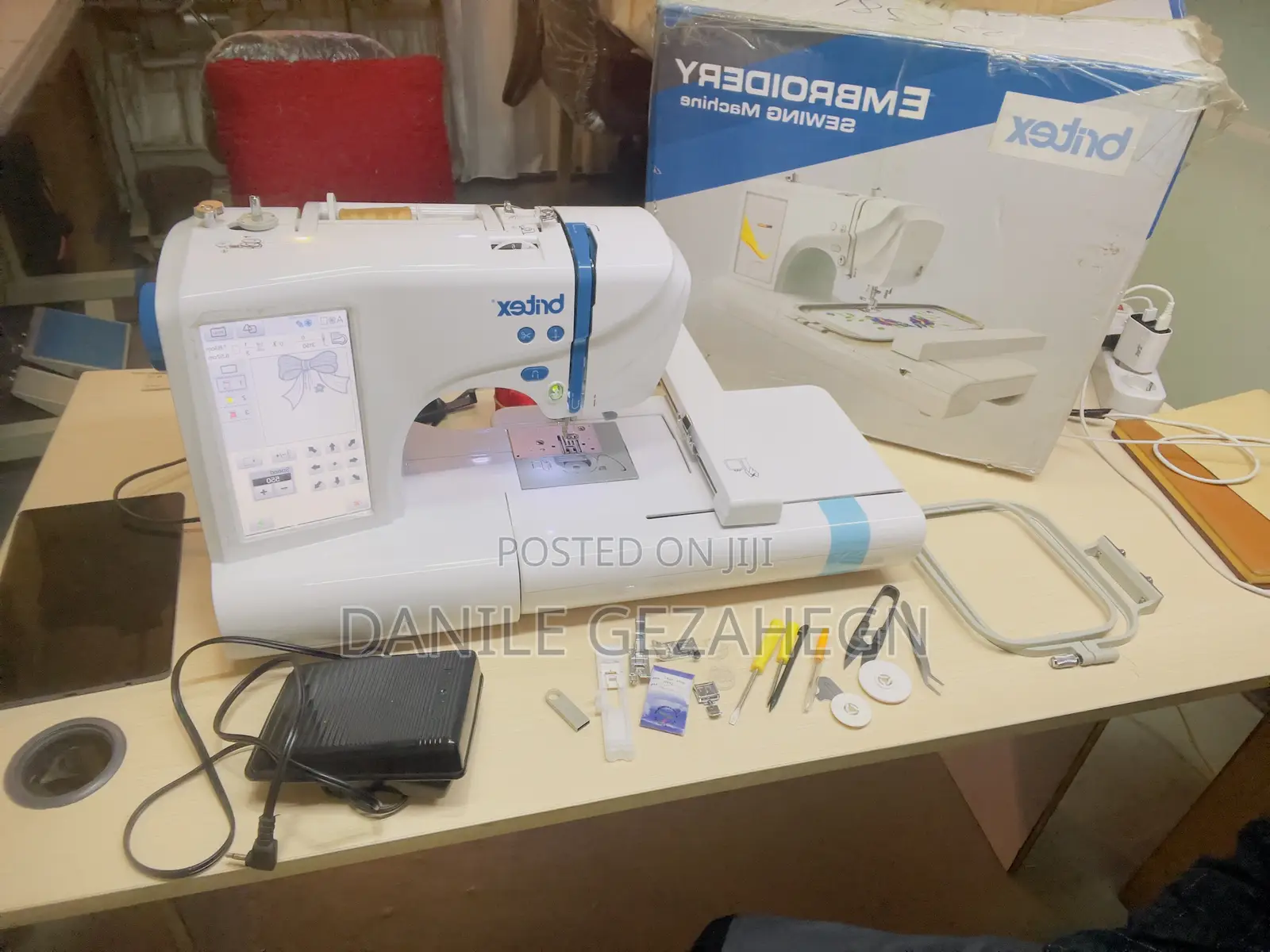 ኢምብሮደሪ እና የስፌት ማሽን Embroidery and Sewing Machin