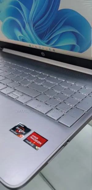 New Laptop HP Stream Notebook 8GB AMD Ryzen 5 SSD 512GB