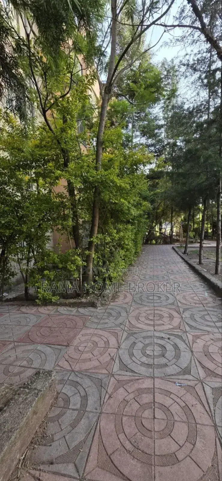 Furnished 3bdrm Condo in Yeka for sale