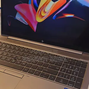New Laptop HP ZBook Studio G8 16GB Intel Core I7 SSD 512GB