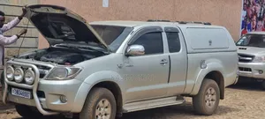 Photo - Toyota Hilux 2.5 D-4D Extra Cab 2008 Silver