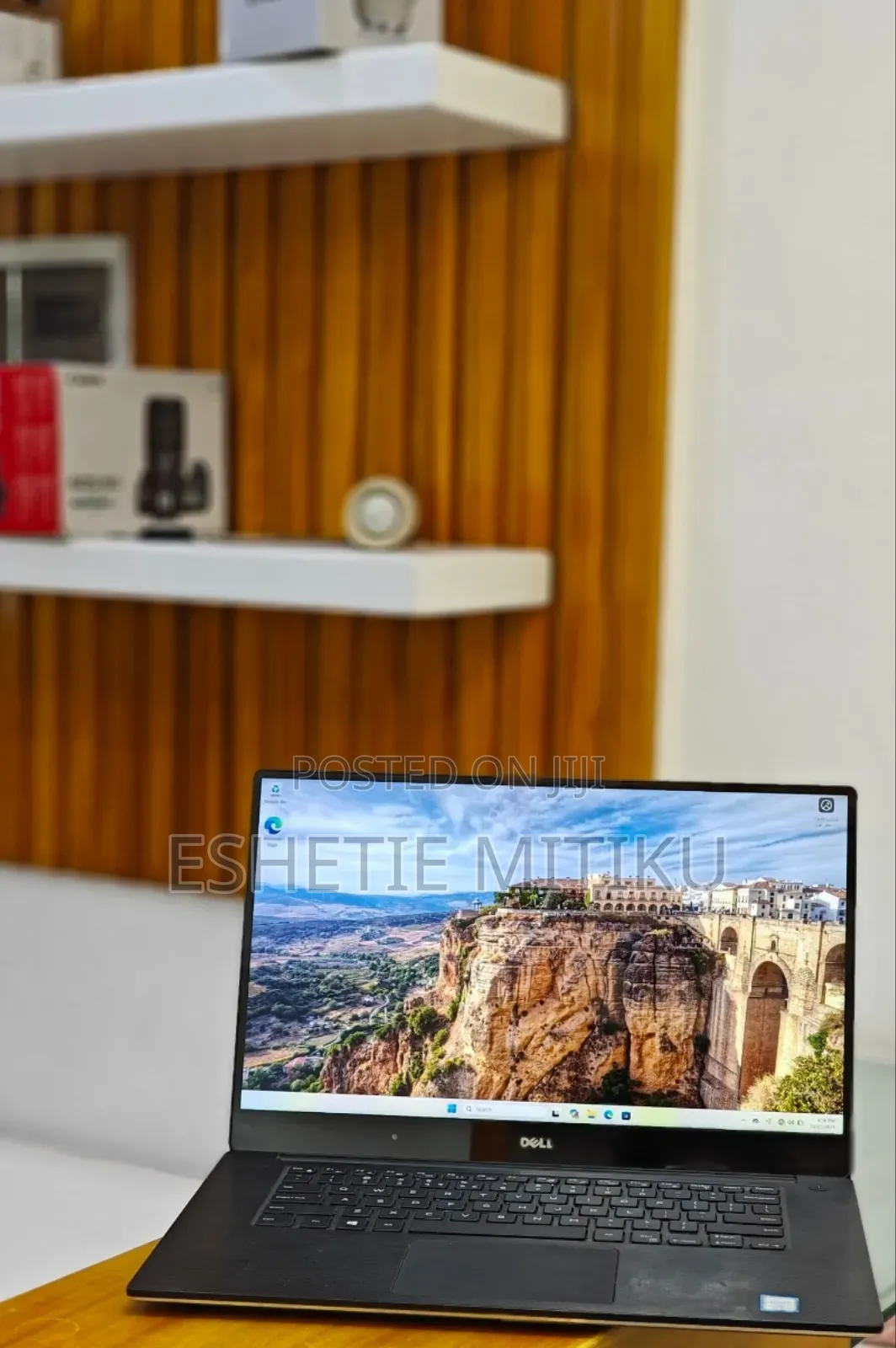 New Laptop Dell XPS 15 16GB Intel Core I7 SSD 256GB