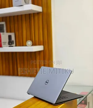 New Laptop Dell XPS 15 16GB Intel Core I7 SSD 256GB