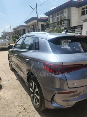 New BYD E2 43 kWh 94 hp FWD 2024 Black