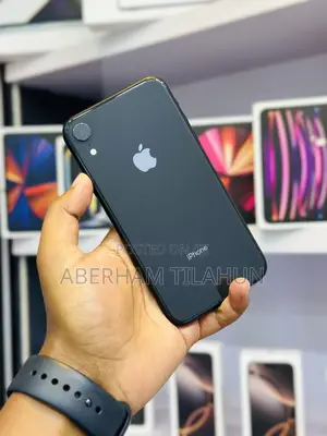 Photo - Apple XR 128 GB Black