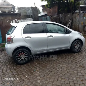 Photo - Toyota Yaris 2008 Silver