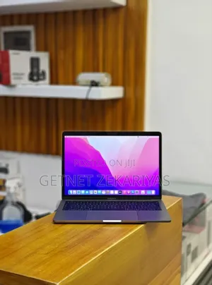 New Laptop Apple MacBook Pro 2019 16GB Intel Core I5 SSD 256GB