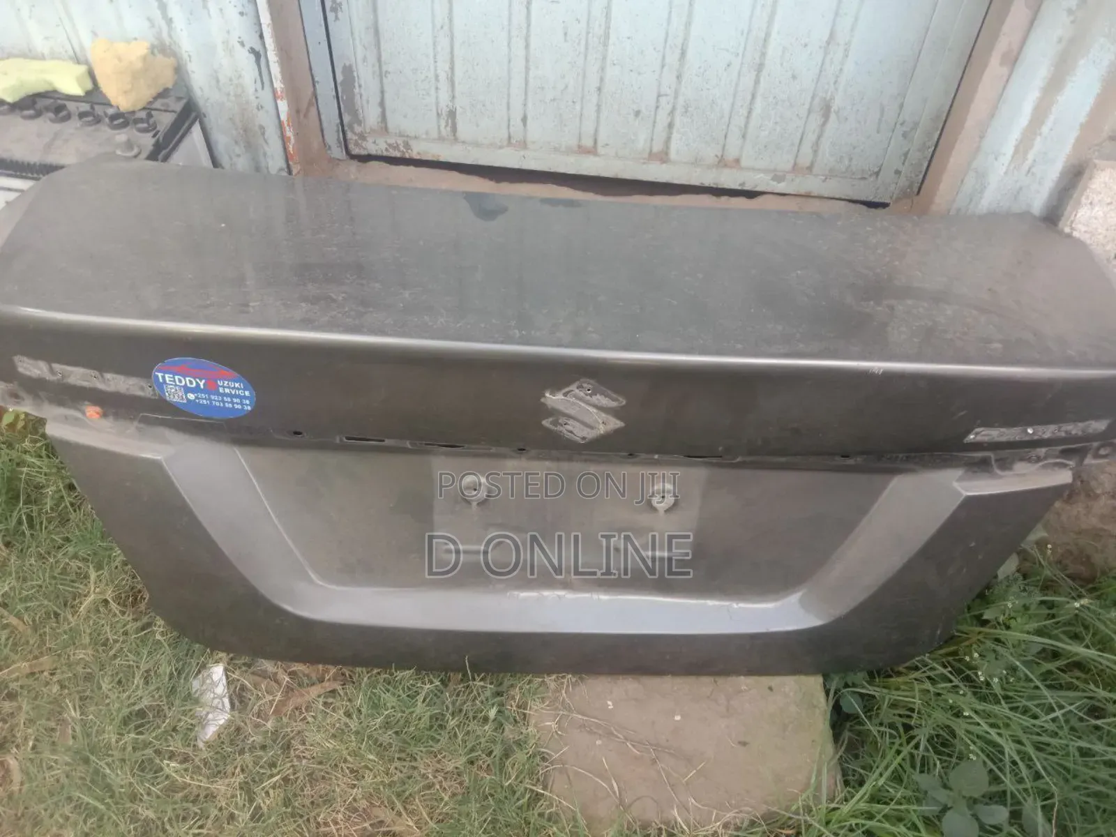 የዲዛየር ኮፈን ያገለገለ