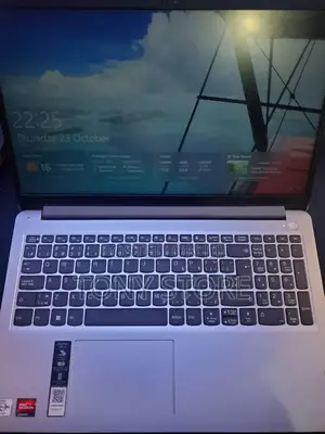 Photo - Laptop Lenovo IdeaPad 320 8GB SSD 256GB