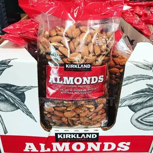 Photo - Whole Almonds Nuts[1.36 Kg] Kirkland Signature