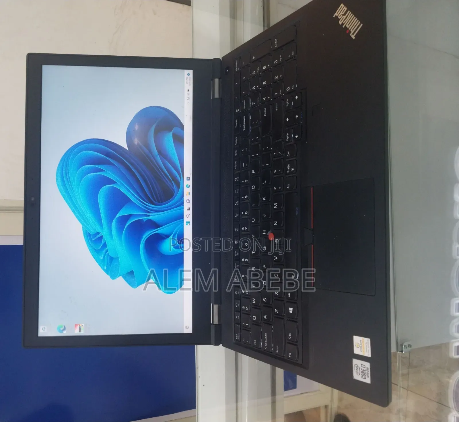 New Laptop Lenovo Thinkpad P15s 16GB Intel Core I7 SSD 256GB