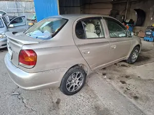Toyota Platz 1.0 FWD 2005 Silver