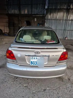 Toyota Platz 1.0 FWD 2005 Silver