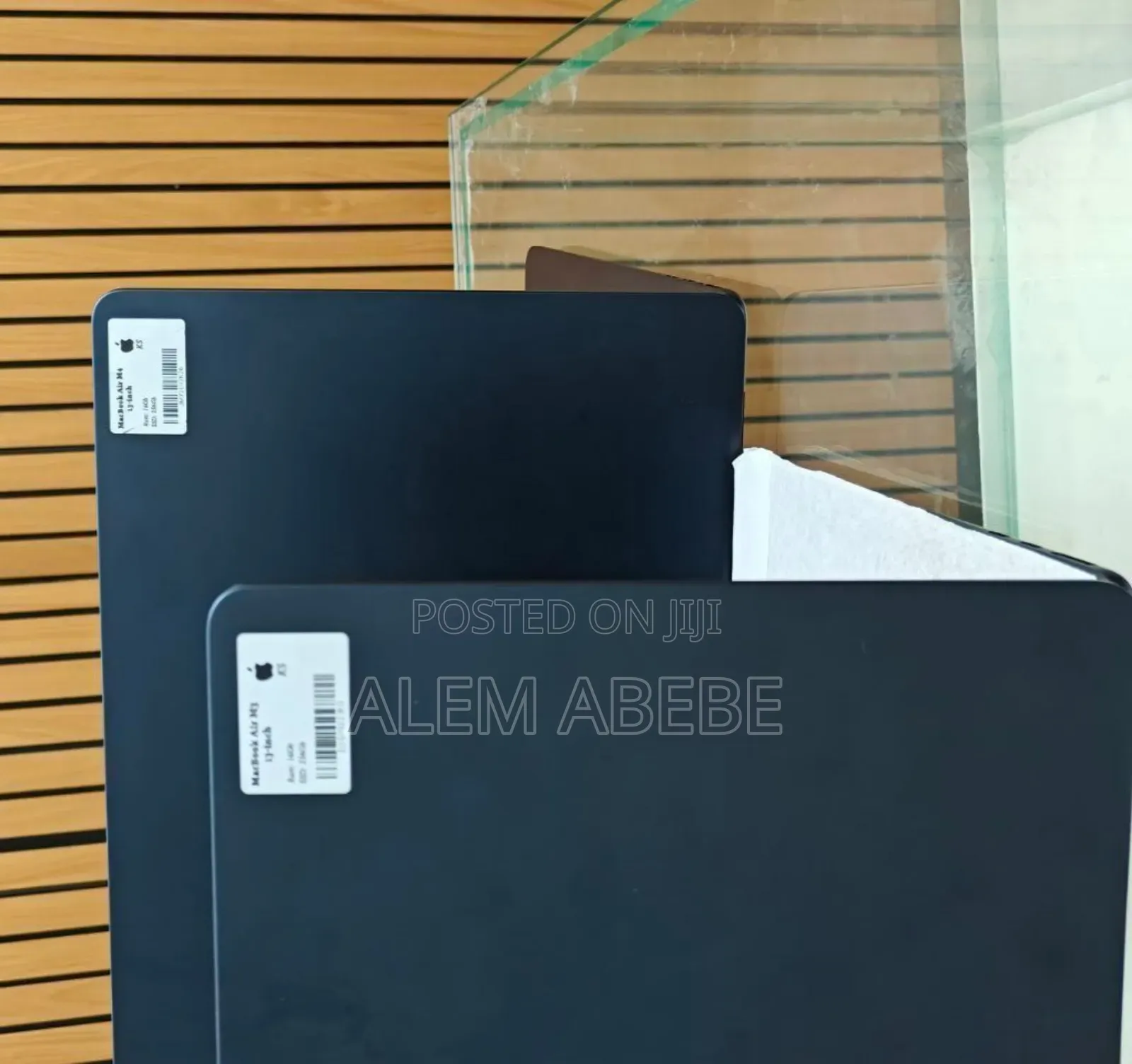 New Laptop Apple MacBook Air 2024 M3 13-Inch 16GB Apple M3 SSD 256GB