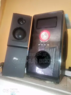 Photo - Speakers Usb Cable and Flash Drive