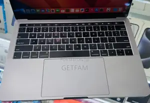 New Laptop Apple MacBook 2018 16GB Intel Core I7 SSD 512GB