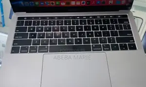 New Laptop Apple MacBook Pro 2018 16GB Intel Core I5 SSD 256GB