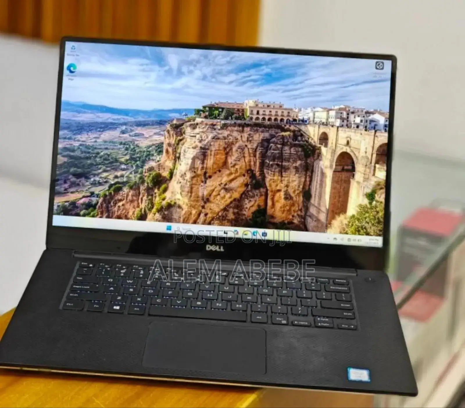 New Laptop Dell XPS 15 16GB Intel Core I7 SSD 256GB