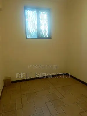 6bdrm House in ሳበ ሁለት, Bole for sale