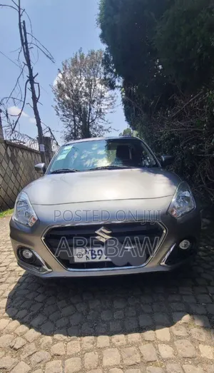 Photo - Suzuki Dzire 2021 Silver