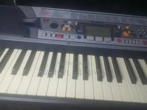 Photo - Yamaha PSR-280 Keyboard for Sale!