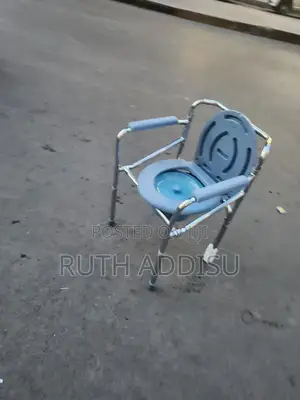 Photo - Commode Chair麻醉brand New Toilet Chair奔波commode Chair知情commode Chair