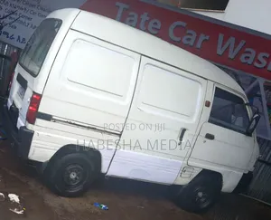 Photo - Daewoo Pioneer 2004 White